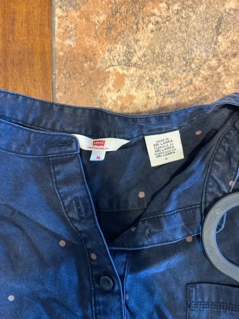 Camisa levi's azul con puntos - 2