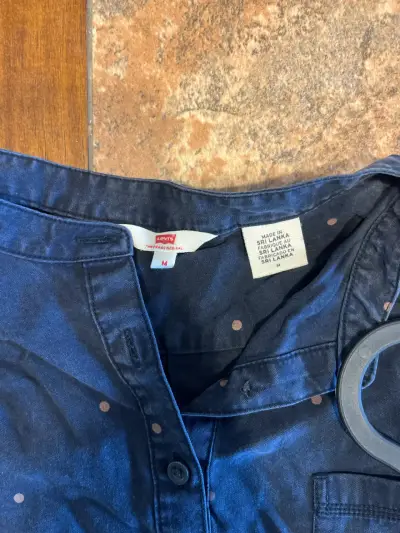 Camisa levi's azul con puntos - miniatura 2