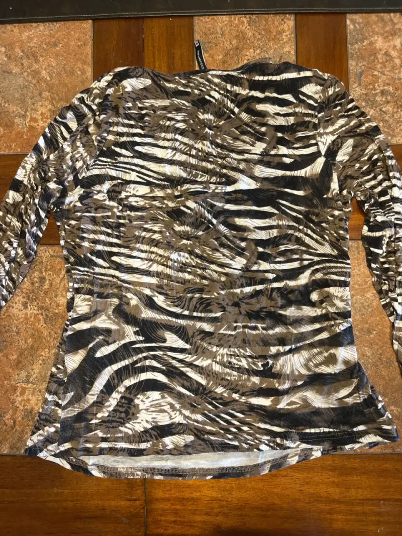 Polera larga estampada en marrón - 4