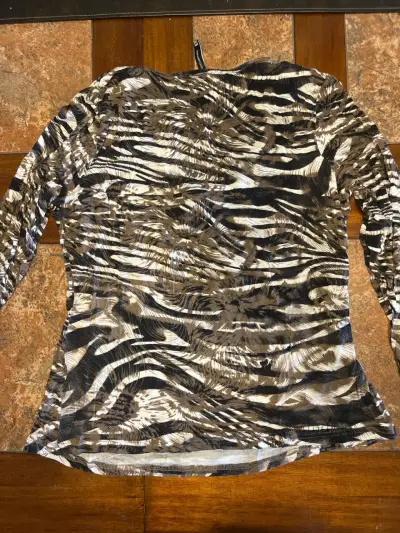 Polera larga estampada en marrón - miniatura 4