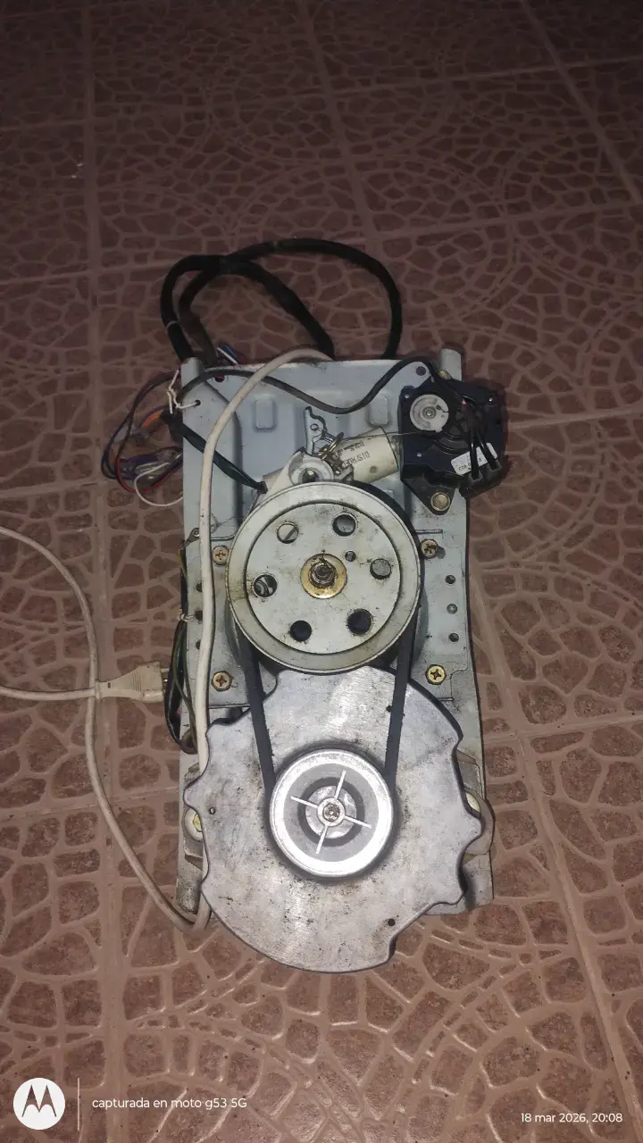 Motor eléctrico con polea - 2