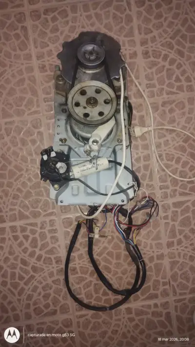 Motor eléctrico con polea - miniatura 3