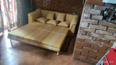Sofá de tres cuerpos amarillo - miniatura 5