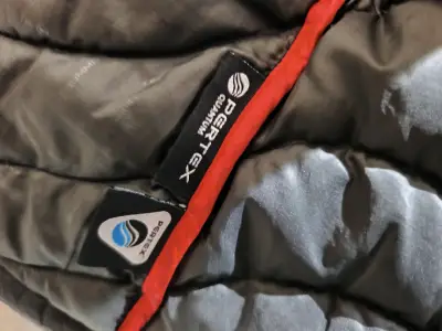 Chaqueta acolchada negra mujer The North Face - miniatura 6
