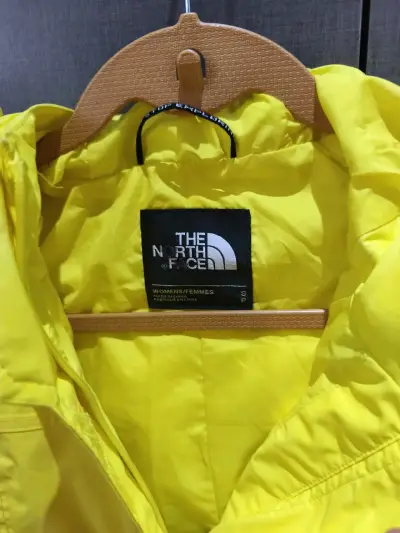 Chaqueta impermeable amarilla mujer The North Face - miniatura 3