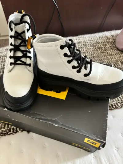Botas blancas CAT de cuero - miniatura 1