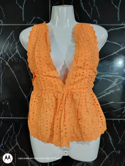 Blusa naranja bordada escote profundo - miniatura 1