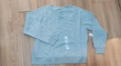 Variedad de ropa nueva - miniatura 6