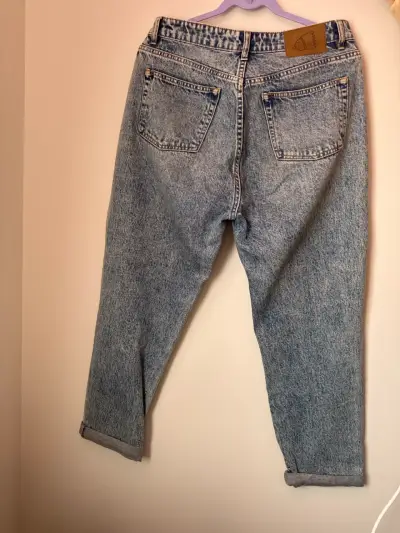 Jeans desgastados azul claro - miniatura 2