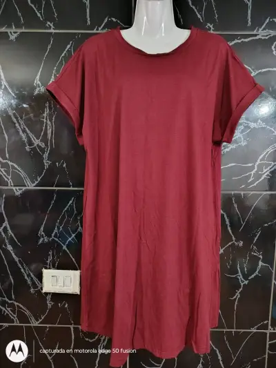 Polera larga color burdeo  manga corta - miniatura 1