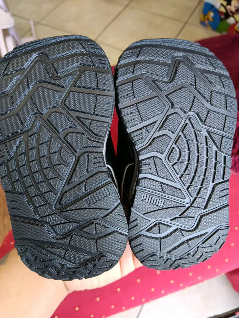 Zapatillas deportivas negras y grises - 9