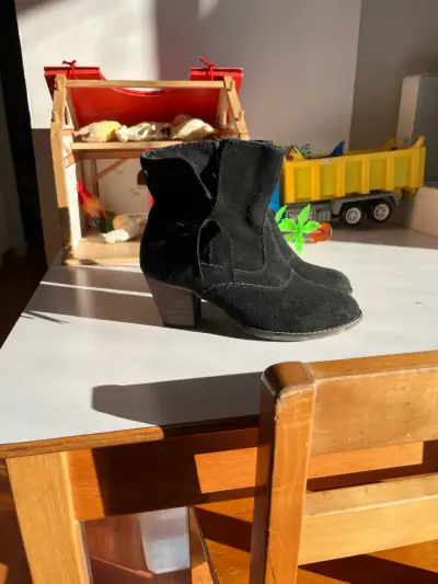 Botines de gamuza negros - miniatura 1