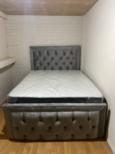 Cama matrimonial tapizada gris - miniatura 1