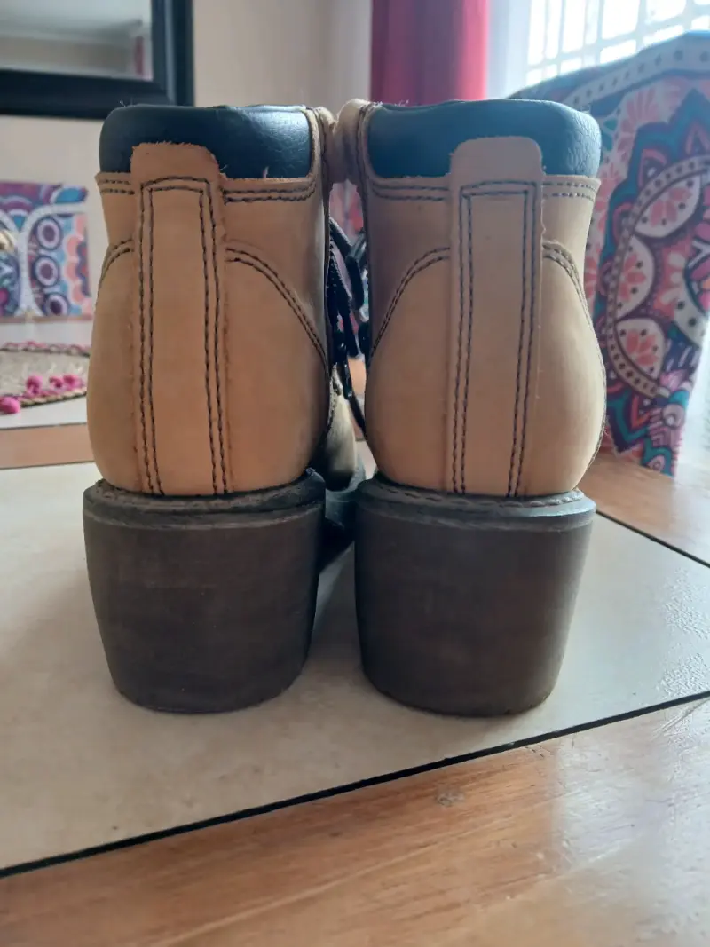 Botines de cuero beige con cordones - 3