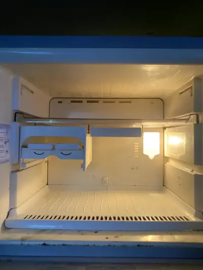 Refrigerador pequeño usado - miniatura 1