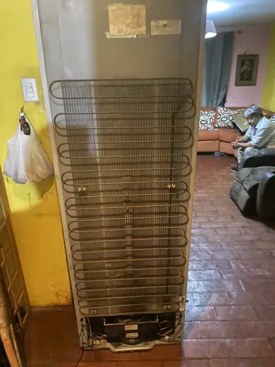Refrigerador pequeño usado - miniatura 4