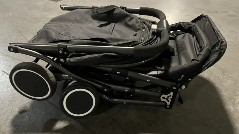 Coche de bebé plegable negro - 3