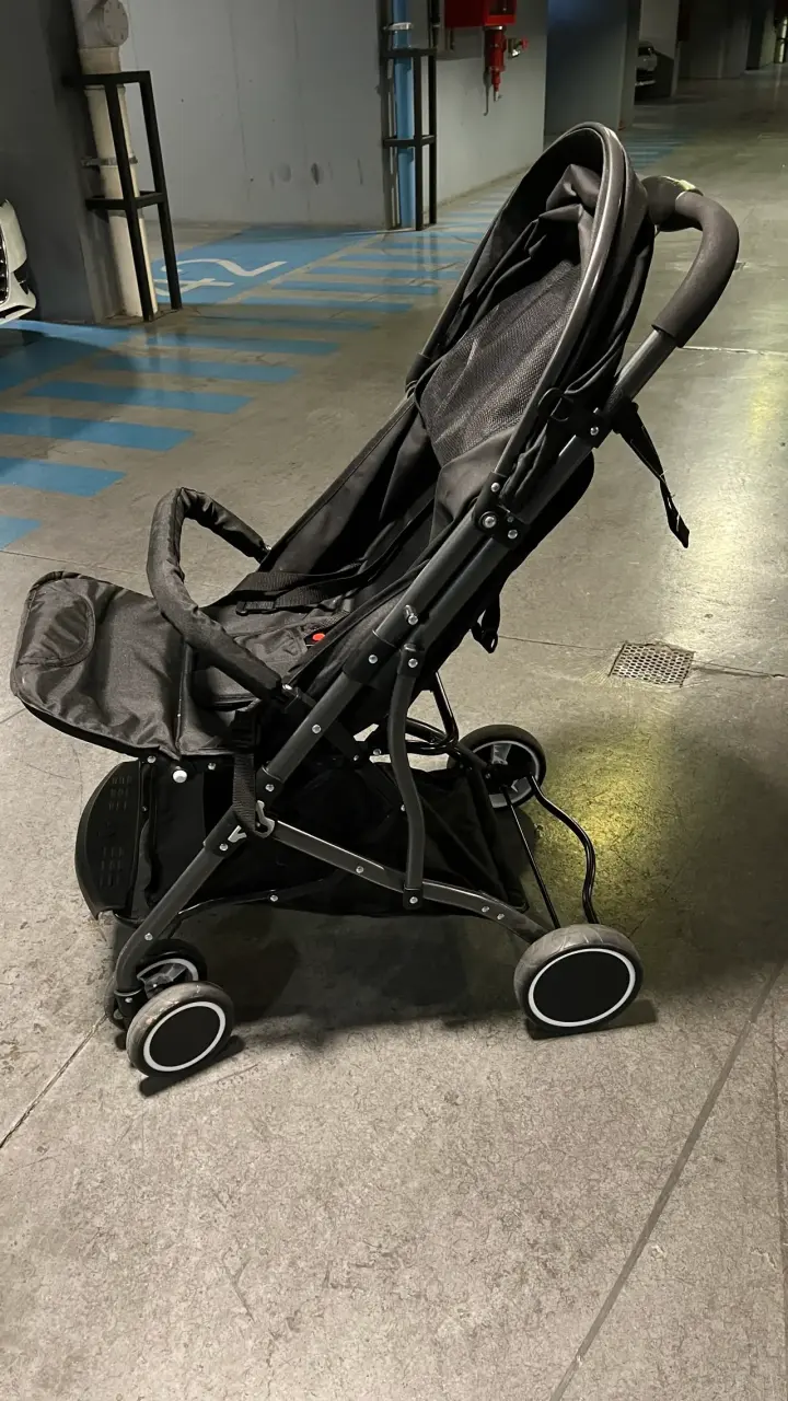 Coche de bebé plegable negro - 4