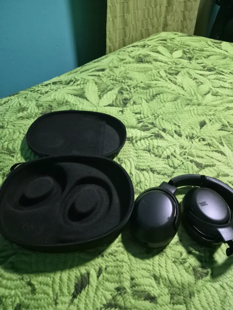 Auriculares JBL tour one m2