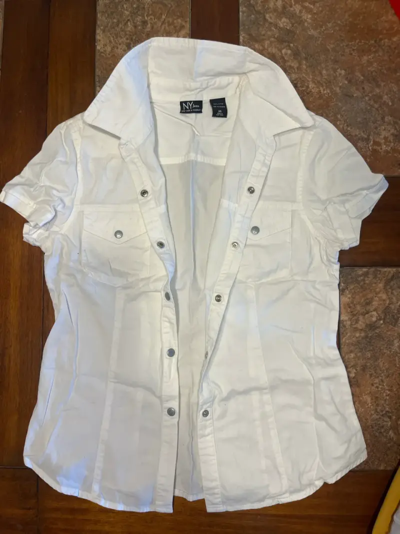 Blusa blanca de manga corta