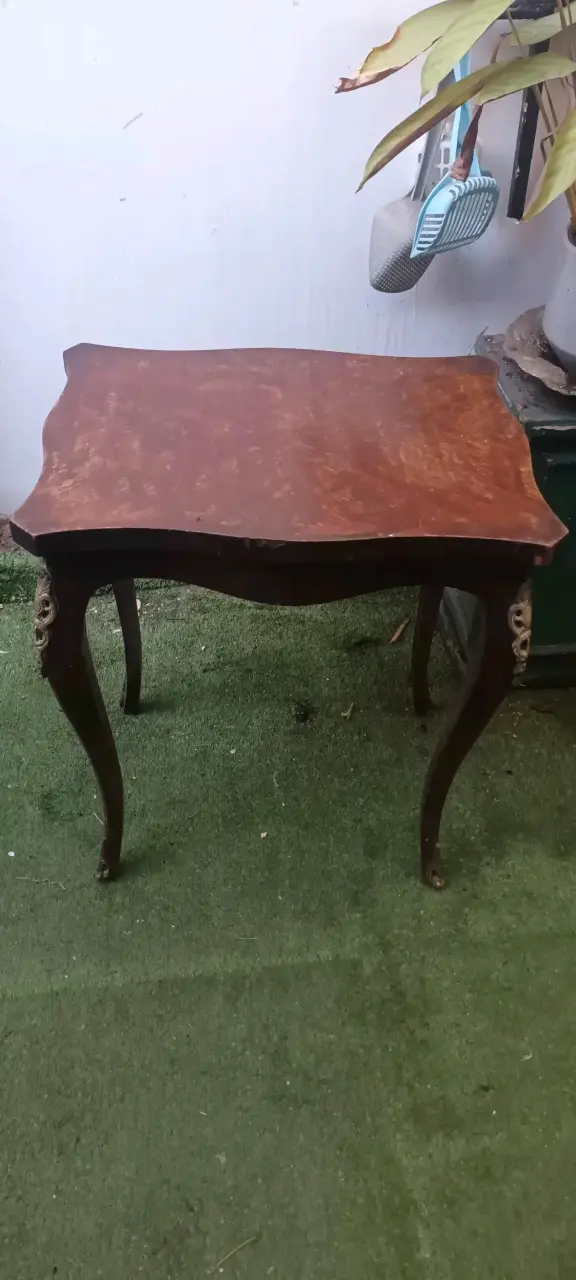 Mesa antigua de madera, luis XV
