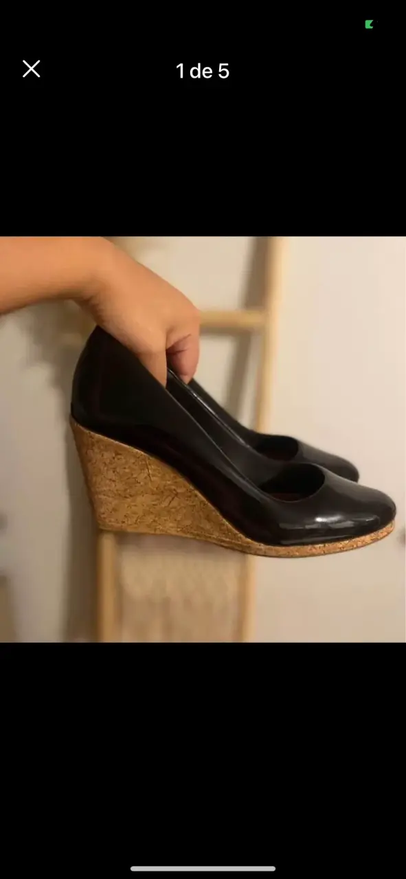 Zapatos negros de cuña alta
