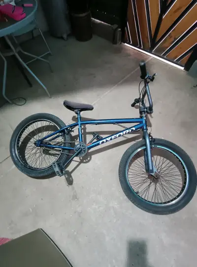 Bicicleta BMX azul en buen estado - miniatura 2