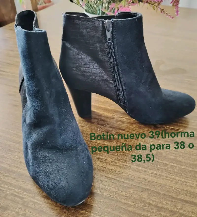 Botines azul marino con tacón alto