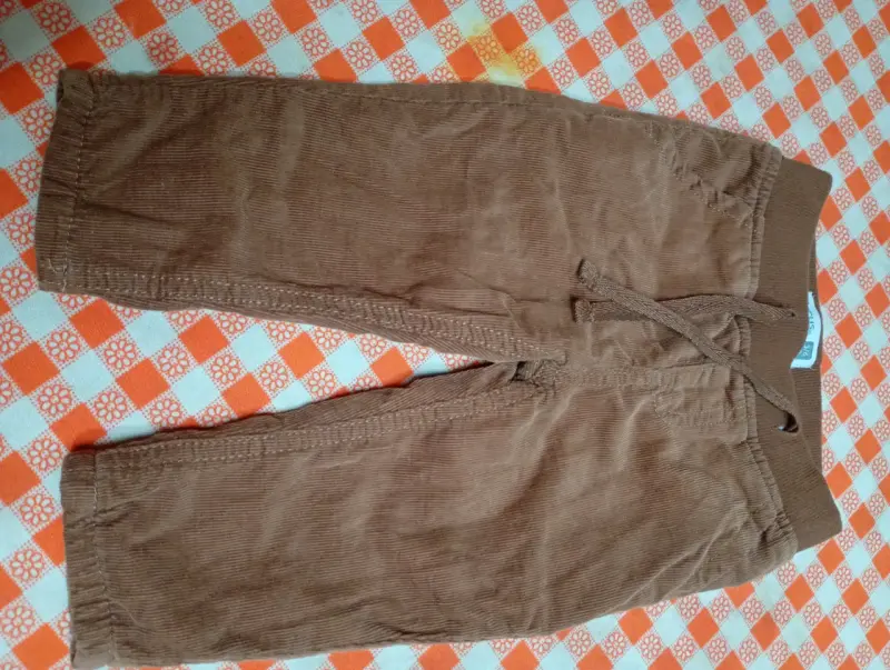 Pantalones de cotele marrón niño