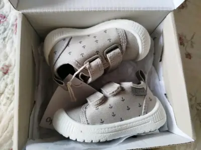 Zapatillas grises para bebé N°19 - miniatura 2
