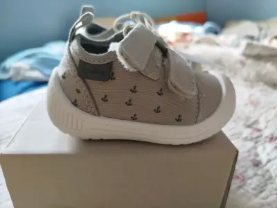Zapatillas grises para bebé N°19 - miniatura 3