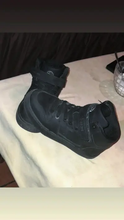Zapatillas negras altas - miniatura 1