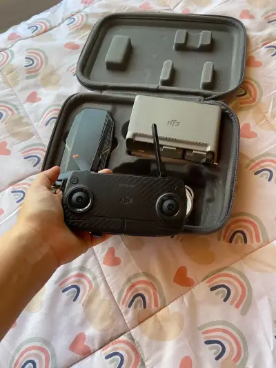 Drone DJI con control y baterías - miniatura 5