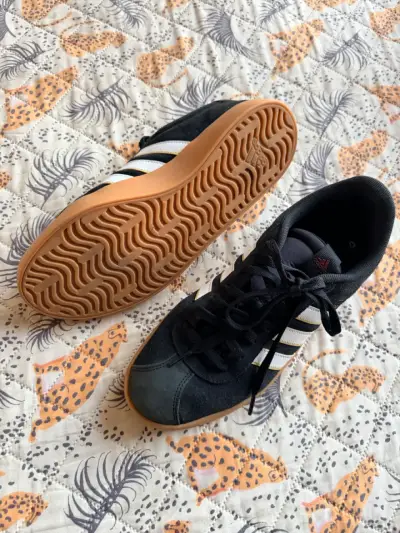 Zapatillas deportivas negro y blanco - miniatura 1