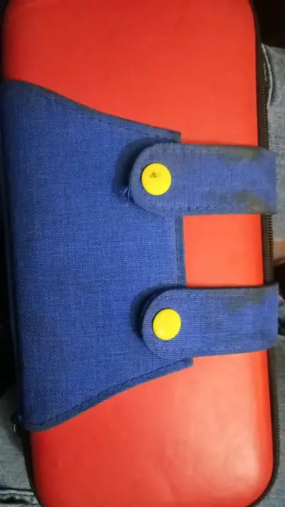 Consola portátil colorida en funda - miniatura 3