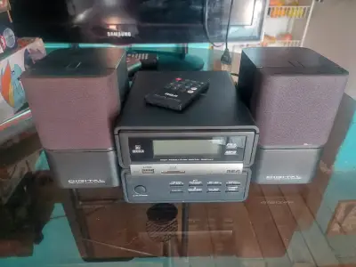 Sistema de audio RCA con parlantes - miniatura 1