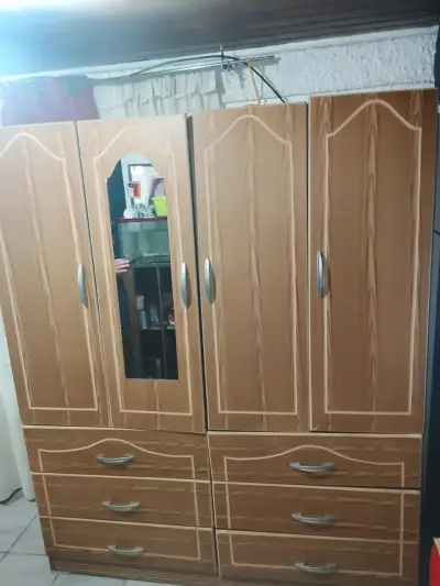 Armario de madera con espejo - miniatura 5