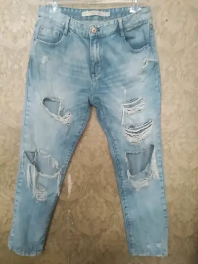 Jeans de mezclilla rotos - miniatura 2
