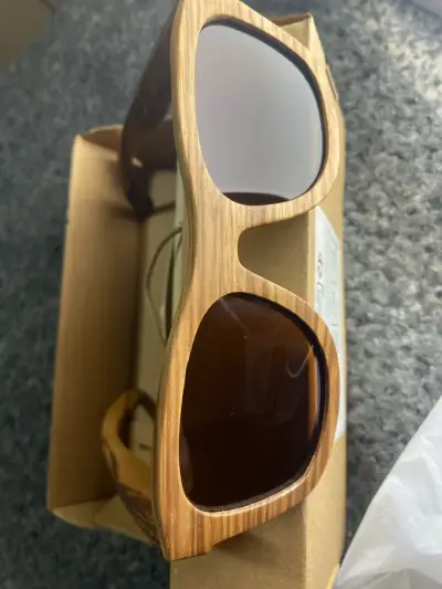 Gafas de sol de bambú - miniatura 1