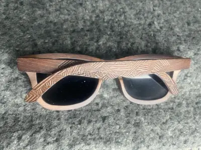 Lentes de sol de madera marrón - miniatura 3
