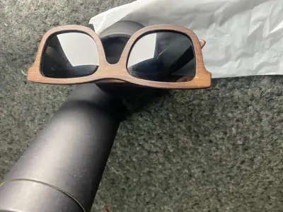 Lentes de sol de madera marrón - miniatura 4