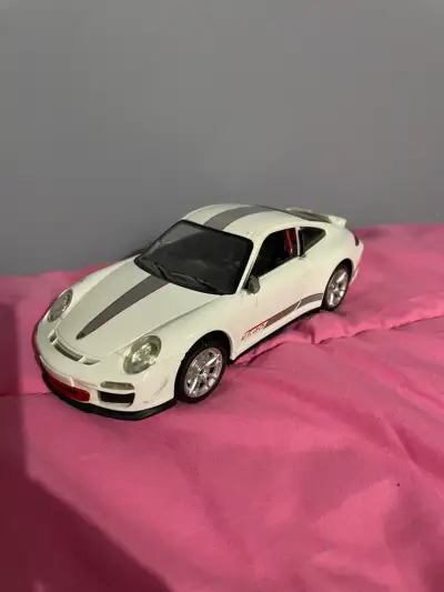 Auto a escala Porsche blanco - miniatura 1