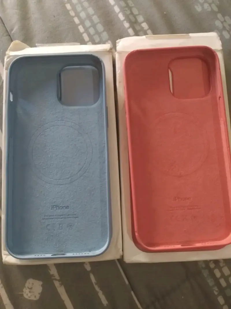 Carcasas iPhone azul y roja