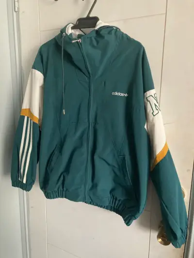 Chaqueta verde Adidas con capucha - miniatura 1