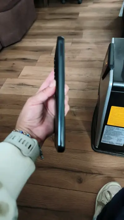 Smartphone negro en buen estado - miniatura 1