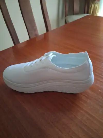 Zapatillas blancas casuales - miniatura 2
