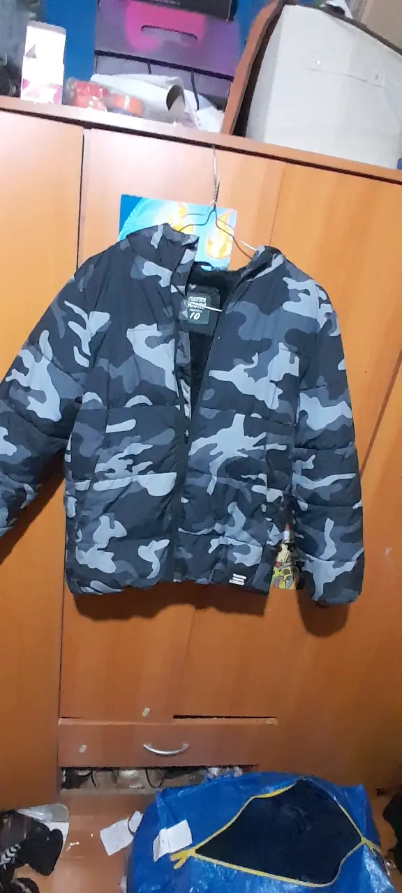 Chaqueta azul con capucha - 3