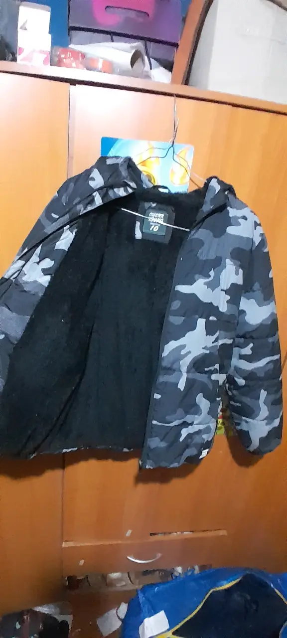 Chaqueta azul con capucha - 4