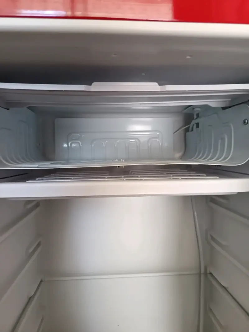 Refrigerador rojo Libero - 4