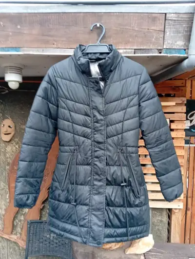 Chaqueta acolchada negra mujer - miniatura 2